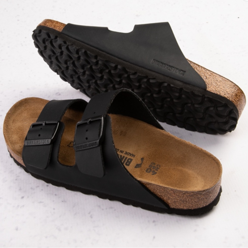 🩴😍 Women’s Birkenstock Arizona Sandal - Black. Size 37. Worn a few times EUC!